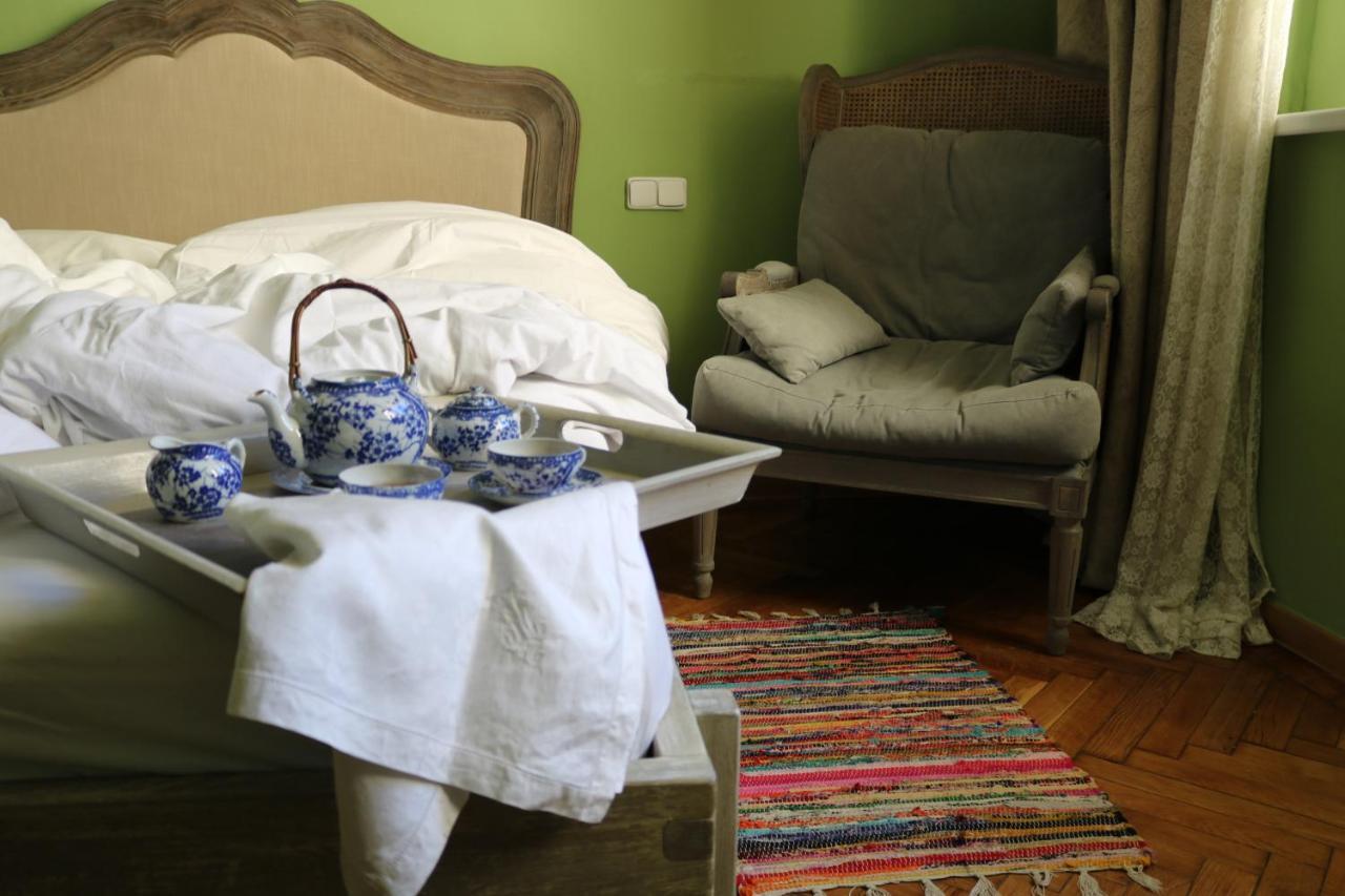 קרלובי וארי Retro Big Apartment With Two Balconies And Lift מראה חיצוני תמונה