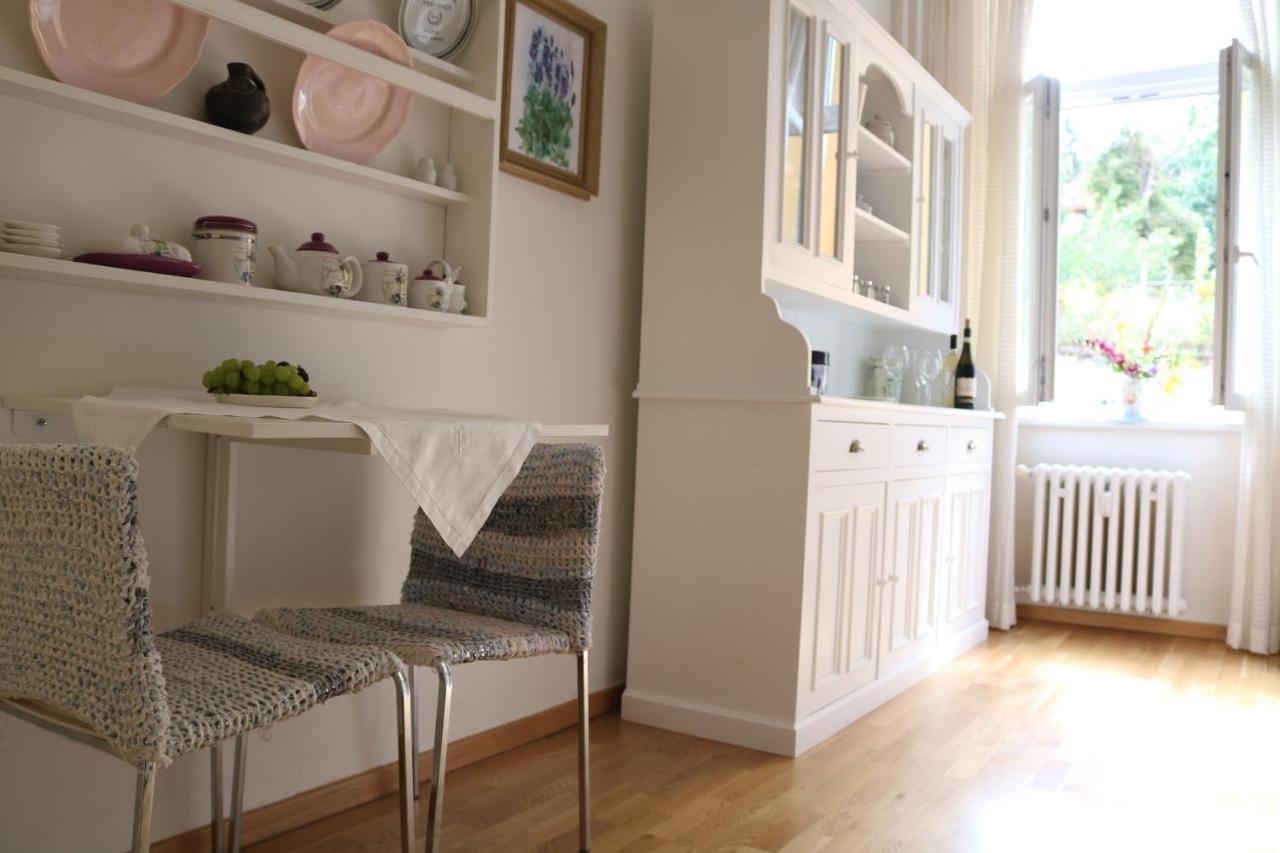 קרלובי וארי Retro Big Apartment With Two Balconies And Lift מראה חיצוני תמונה